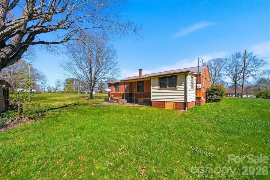 2421 35th Street Court Ne, Hickory, NC 28601 - #3