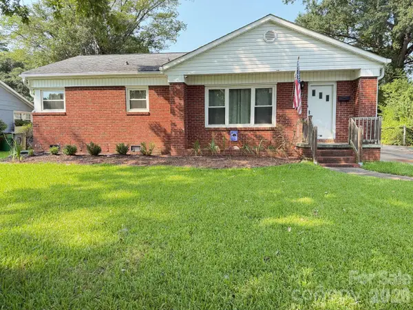 1327 Dresden Drive W, Charlotte, NC 28205