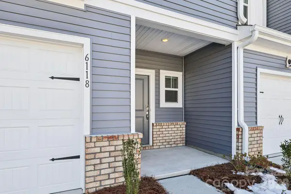 9008 Foggy Brook Loop, Charlotte, NC 28216