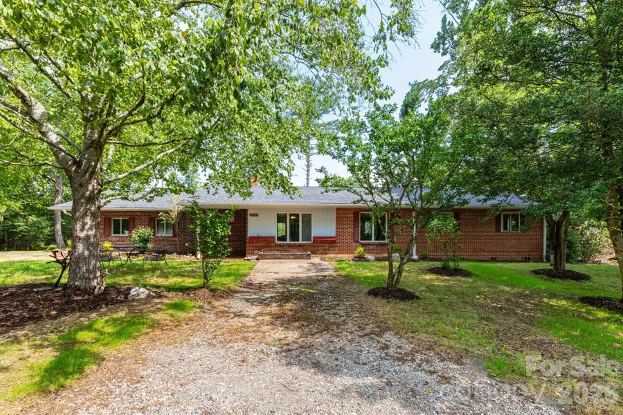 1860 Deer Park Lake Road, Spruce Pine, NC 28777 - #2