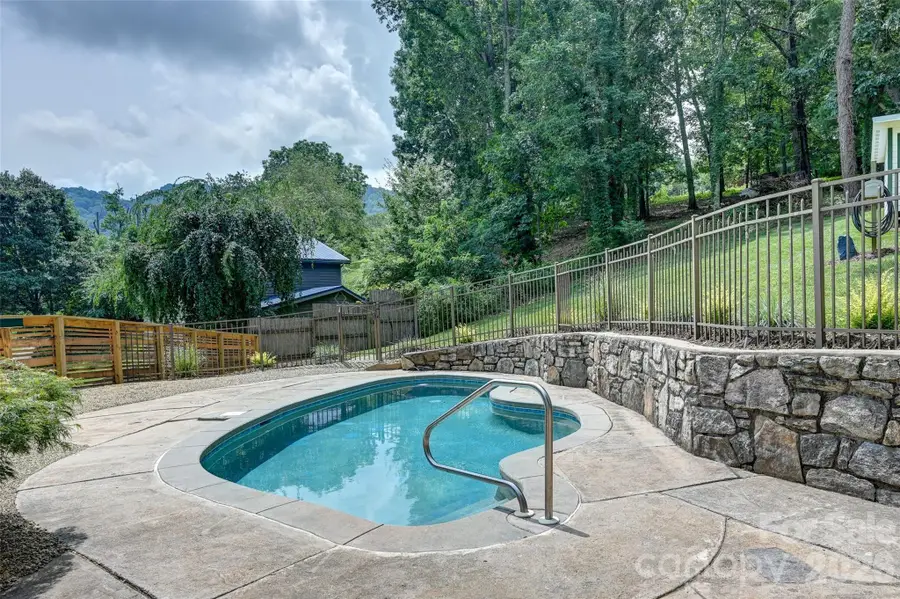 1110 Queentown Road, Canton, NC 28716 - #2