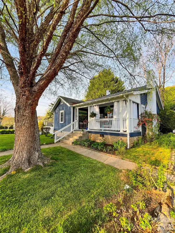 271 Brook Street, Waynesville, NC 28786