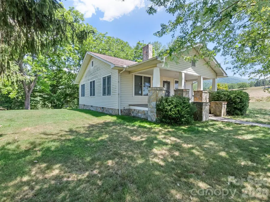 145 Haynes Cove, Clyde, NC 28721 - #2