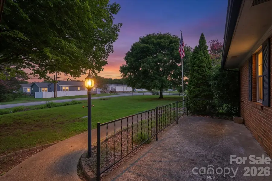 2111 24th Street Ne, Hickory, NC 28601 - #3