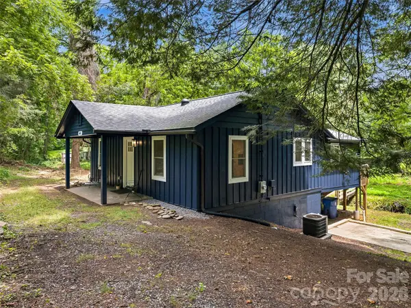 468 Governors View Road, Asheville, NC 28805
