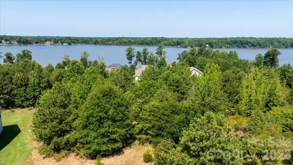 11222 Island View Lane, Lancaster, SC 29720
