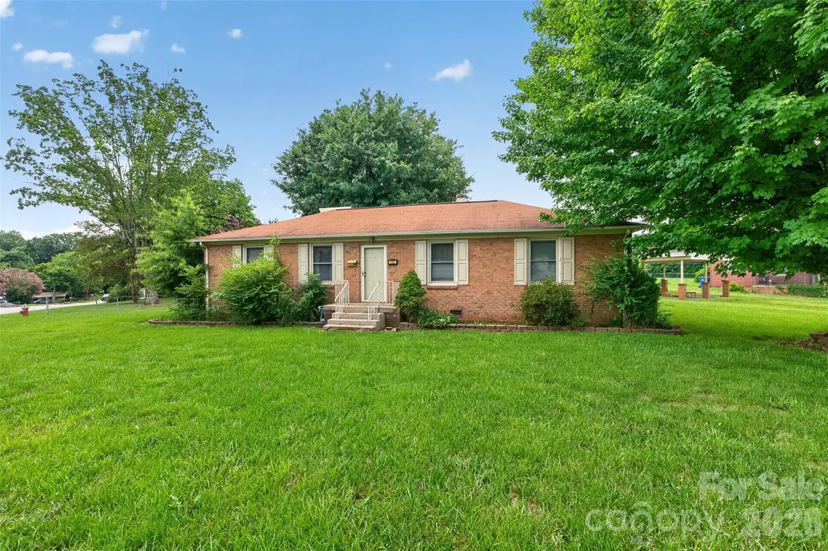 165 34th Street Nw, Hickory, NC 28601 - #1