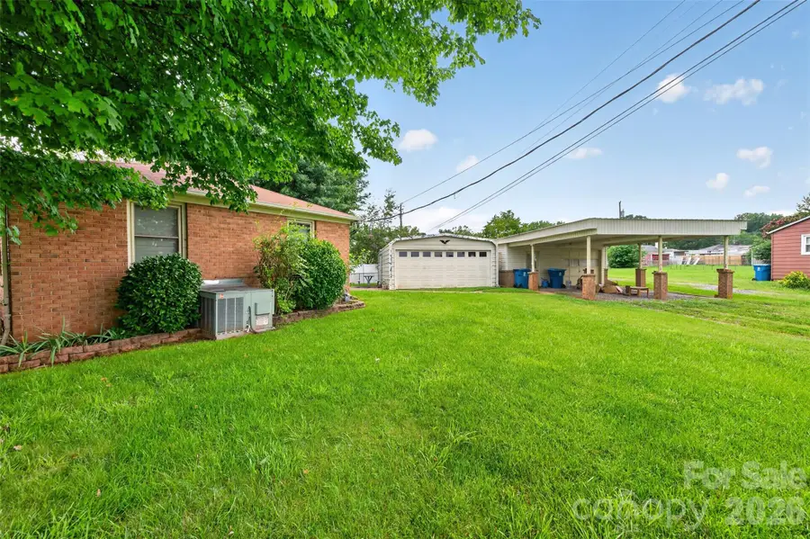 165 34th Street Nw, Hickory, NC 28601 - #3