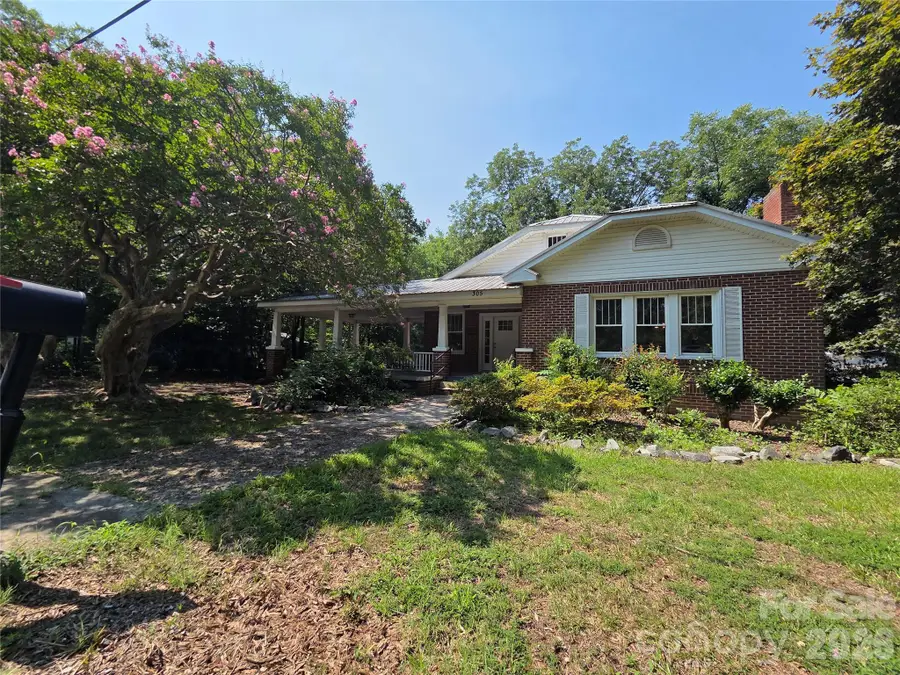 305 W 12th Street, Kannapolis, NC 28081 - #2
