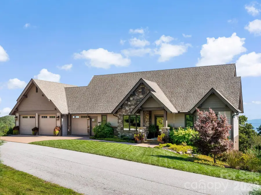 320 Summerset Drive, Hendersonville, NC 28792 - #2