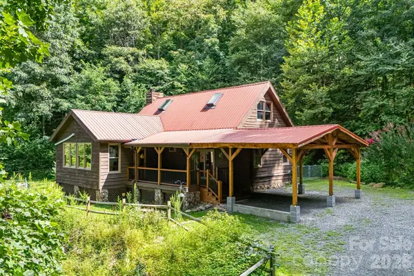 125 Hyacinth Drive, Clyde, NC 28721