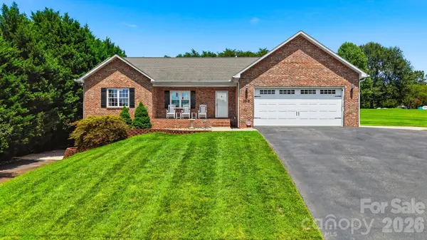 3315 47th Avenue Place Ne, Hickory, NC 28601