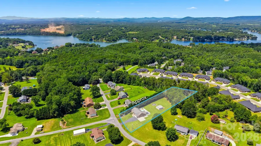 3315 47th Avenue Place Ne, Hickory, NC 28601 - #3