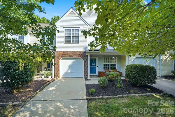10631 Sleigh Bell Lane, Charlotte, NC 28216