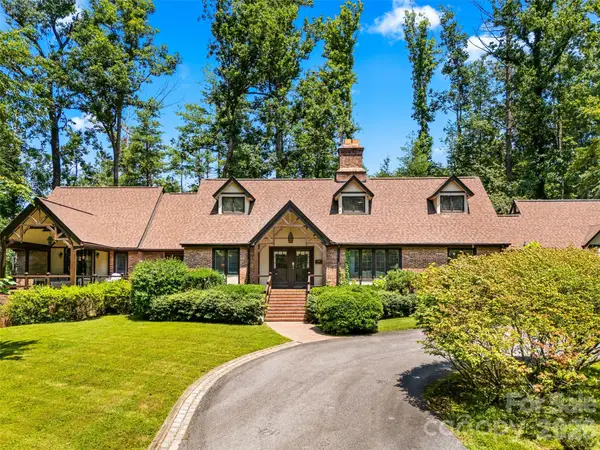 122 Stuyvesant Road, Asheville, NC 28803