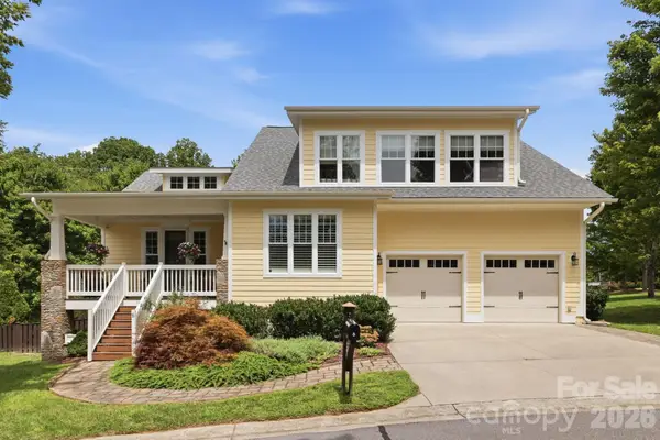 6 Bungalow Way, Asheville, NC 28804