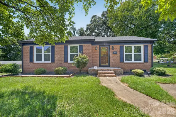 4040 Burnham Court, Winston Salem, NC 27105