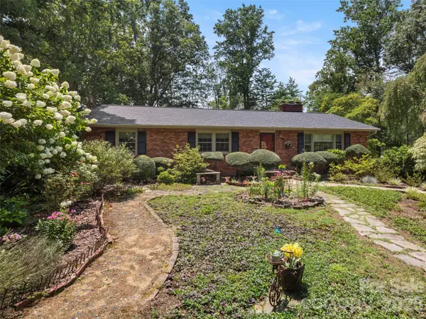 340 Sycamore Drive, Arden, NC 28704