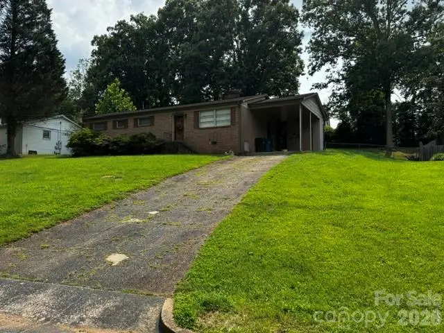 529 10th Street Place Nw, Hickory, NC 28601 - #3