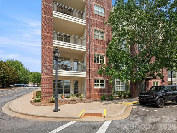 5 Farleigh Street #104, Asheville, NC 28803
