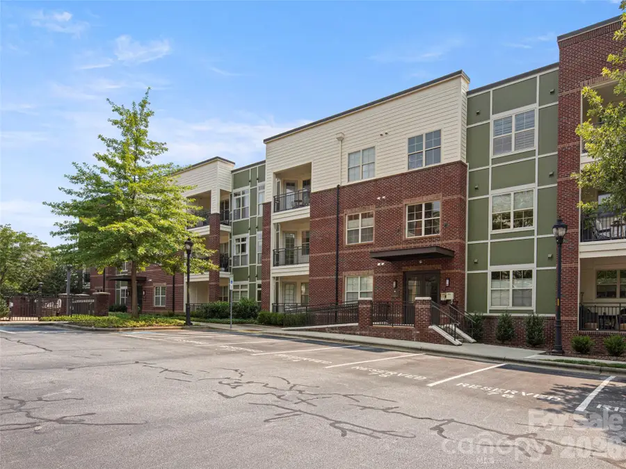 5 Farleigh Street #104, Asheville, NC 28803 - #2