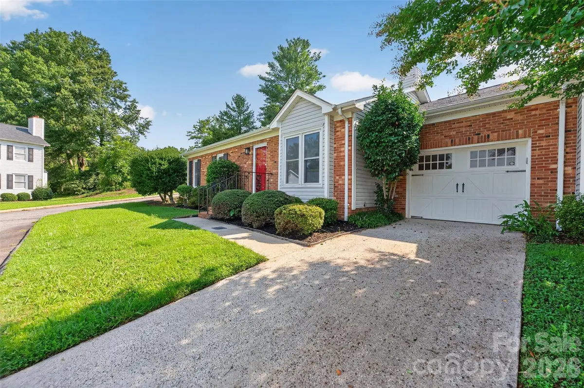 1326 Old Lenoir Road Nw, Hickory, NC 28601 - #1