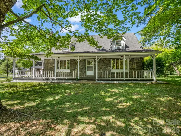 363 Etowah School Road, Hendersonville, NC 28739