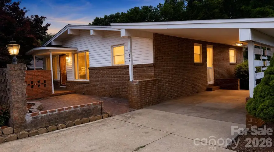 1857 8th Street Drive Ne, Hickory, NC 28601 - #2