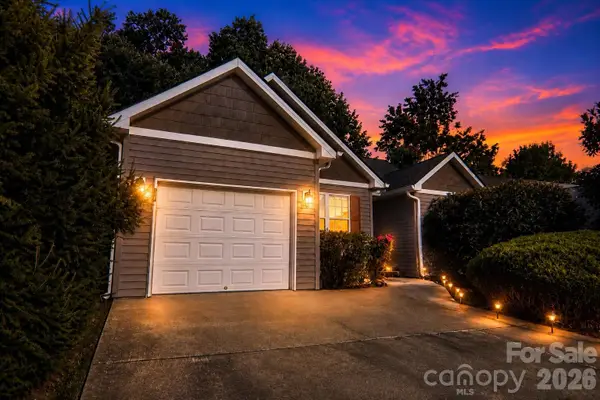 102 Woodcreek Circle, Swannanoa, NC 28778