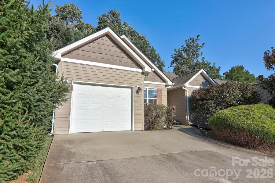 102 Woodcreek Circle, Swannanoa, NC 28778 - #2