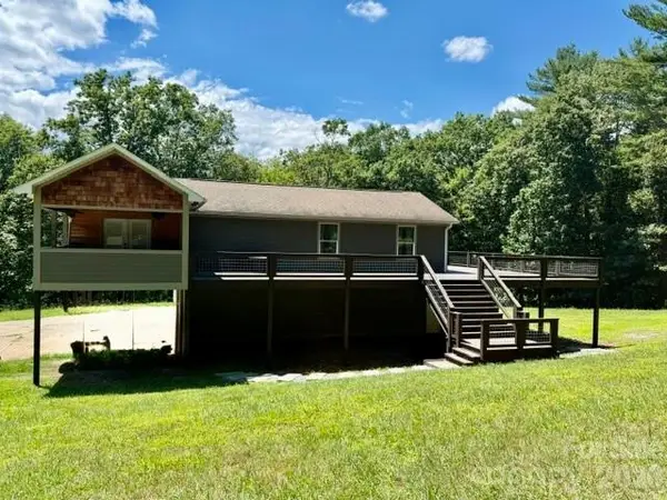 80 Hidden Bluff Lane, Horse Shoe, NC 28742