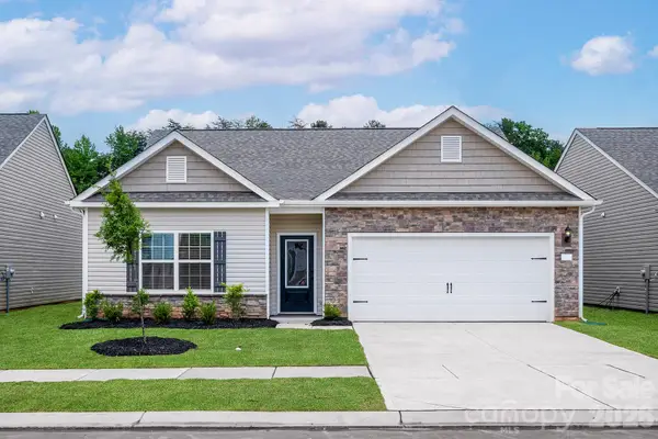 8129 Cravat Court, Charlotte, NC 28215