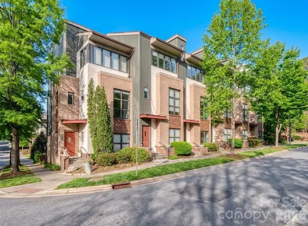 664 Garden District Drive, Charlotte, NC 28202