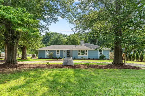 821 Dallas Spencer Mountain Road, Dallas, NC 28034