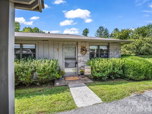 703 Farmington Circle, Hendersonville, NC 28739