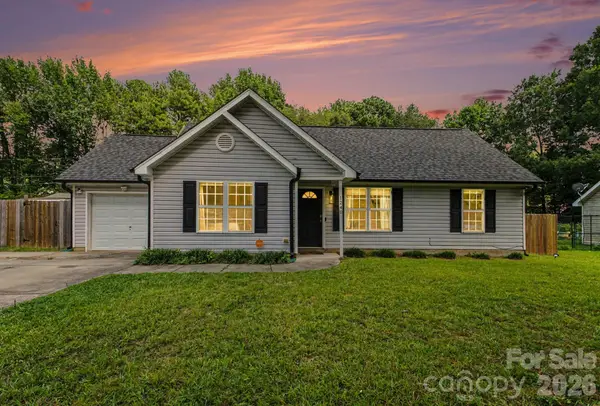 1240 Log Cabin Road, Charlotte, NC 28213