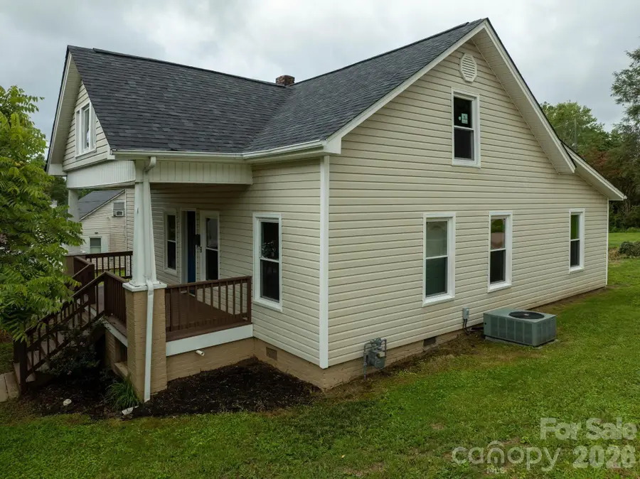 410 Spruce Street Sw, Lenoir, NC 28645 - #3