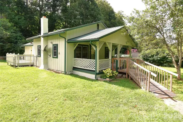 2124 Pisgah Highway, Candler, NC 28715