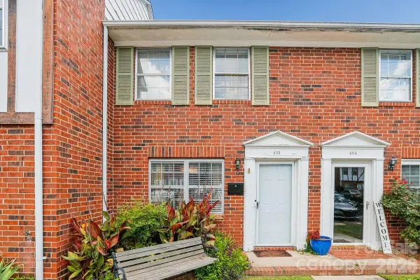 1300 Larchmont Place #303, Salisbury, NC 28144
