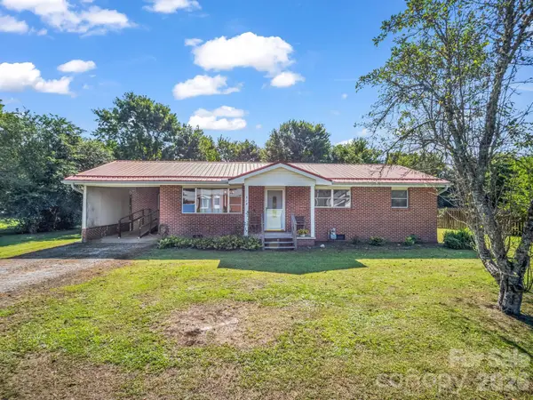 520 Pisgah Drive, Brevard, NC 28712
