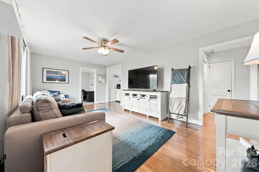 129 33rd Street Nw, Hickory, NC 28601 - #2