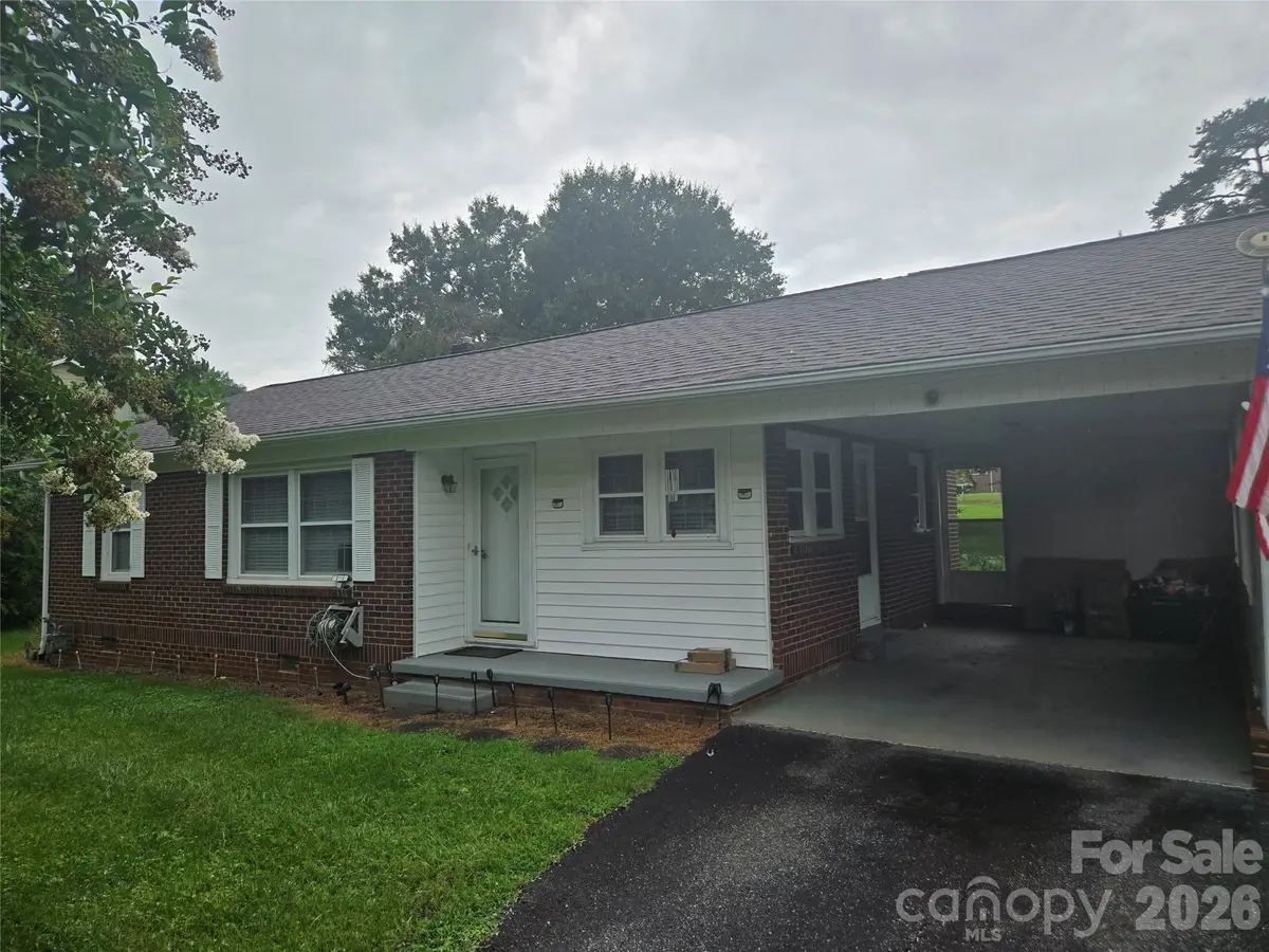 1326 26th Street Sw, Hickory, NC 28602 - #1
