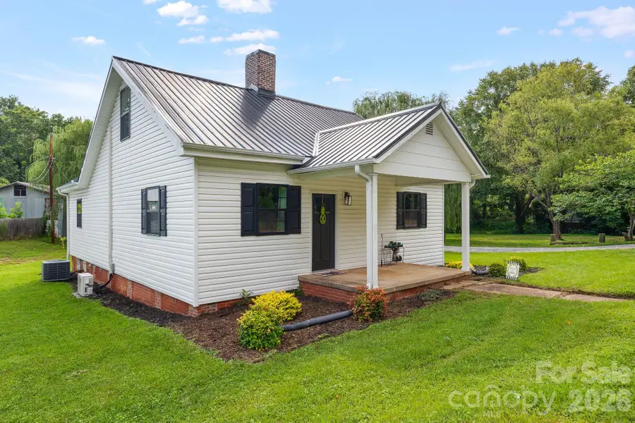 636 N Trade Street, Tryon, NC 28782 - #3