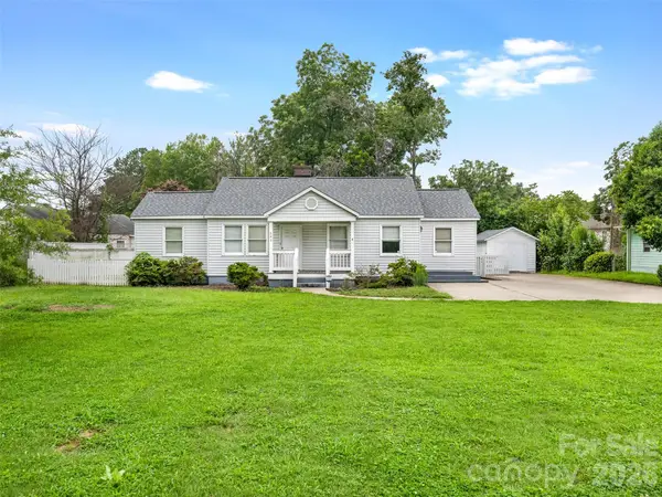646 Marsh Road, Charlotte, NC 28209