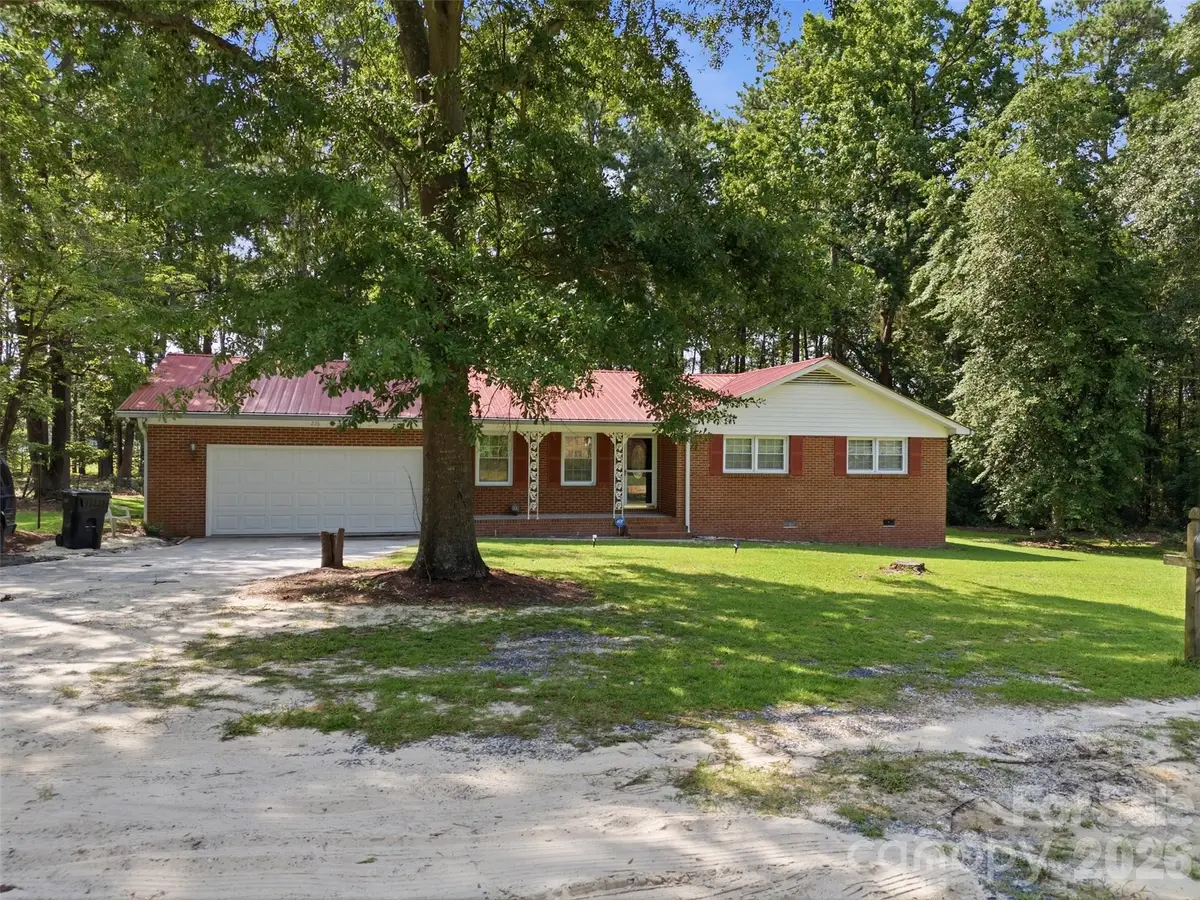 276 Dixie Trail, Hamlet, NC 28345 - #1