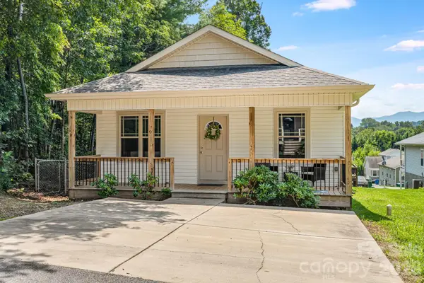 9 Coral Berry Drive, Candler, NC 28715