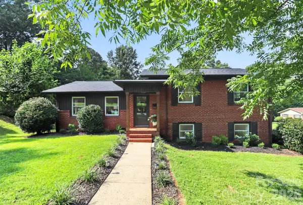 3617 Woodleaf Road, Charlotte, NC 28205