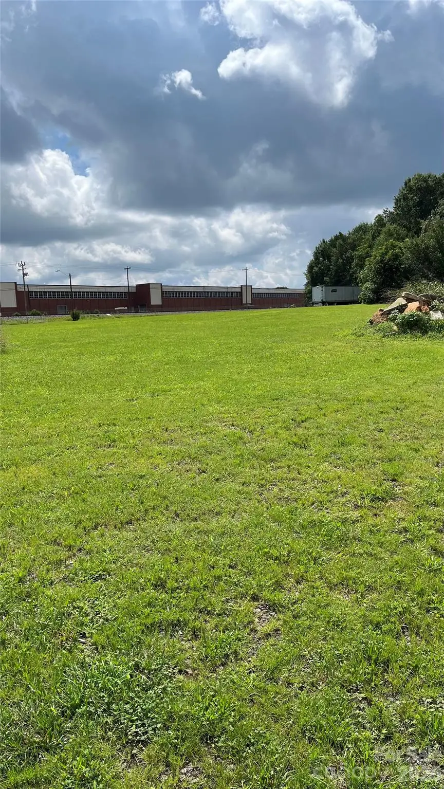 1107 1st Avenue S, Conover, NC 28613 - #2