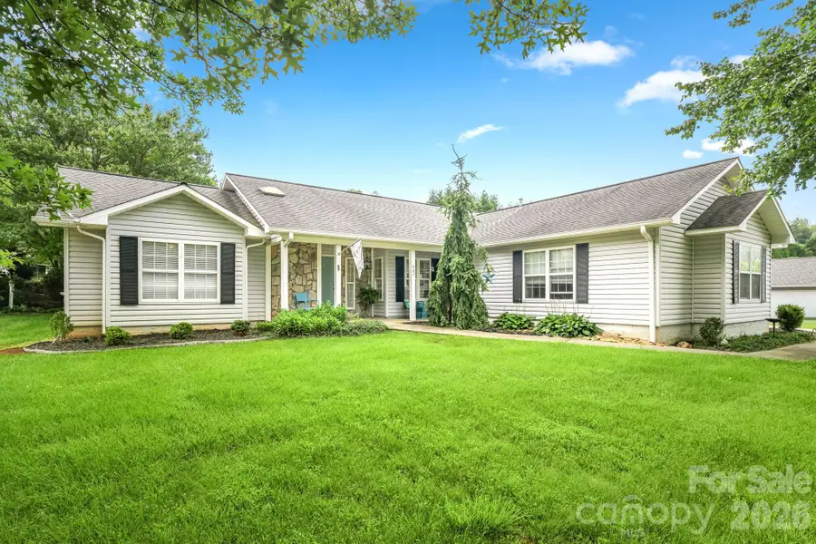 403 W Coventry Drive, Franklin, NC 28734 - #2