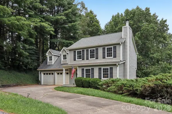 70 Acorn Lane, Clyde, NC 28721